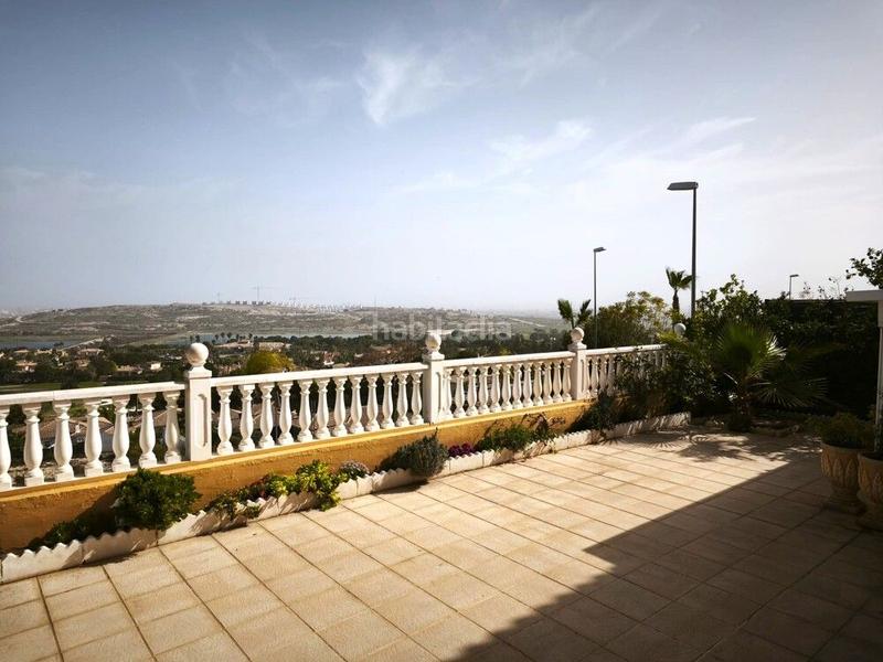Foto e8ca62b6-24d8-4559-b945-f413c2bf24e6. Casa adossada a aigualera a Bonalba-Cotoveta Mutxamel
