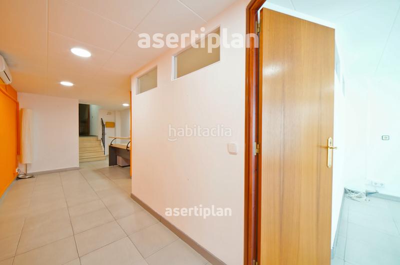 Foto 54046893-2d78-4545-a661-3f33132c352a. Alquiler local comercial oficina luminosa en alquiler en el centro – zona ayuntamiento en Mataró