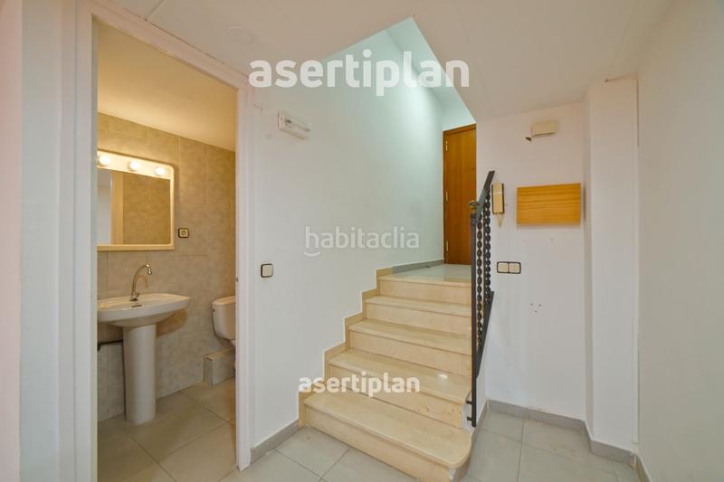 Foto 82b69883-47dd-4e88-8484-908cf3efb5ce. Alquiler local comercial oficina luminosa en alquiler en el centro – zona ayuntamiento en Mataró