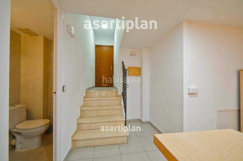 Foto 9a45bdbb-032f-483e-96cc-a0b653b3c4c0. Alquiler local comercial oficina luminosa en alquiler en el centro – zona ayuntamiento en Mataró