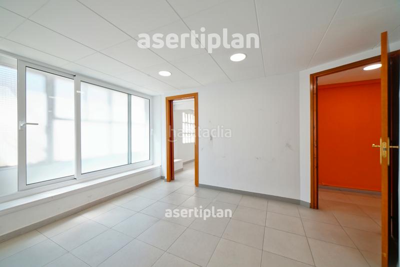 Foto c5d0165e-0fc1-43e1-ad3b-7c8a2201ce76. Lloguer local comercial amb calefacció a Centre Mataró