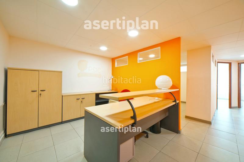 Foto d3cd1c8e-8a9a-43f3-81f3-d6f3a0b46eab. Rent business premise with heating in Centre Mataró