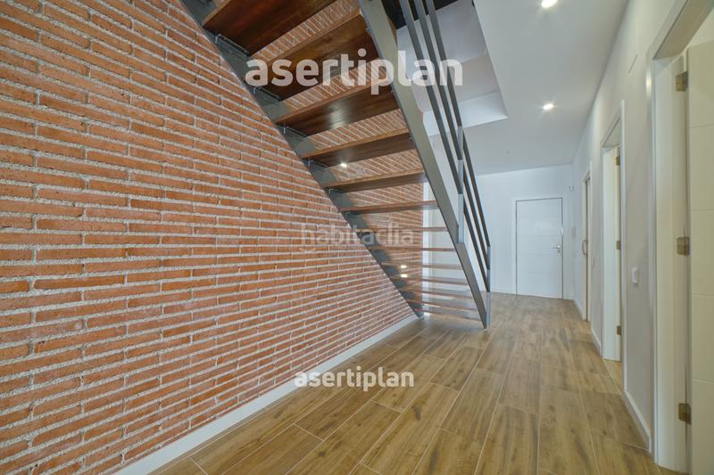 Foto 201fd7ab-f75c-4738-b333-84fad80a4cf5. Alquiler casa gran casa con patio, terraza y estudio en el centro en Mataró