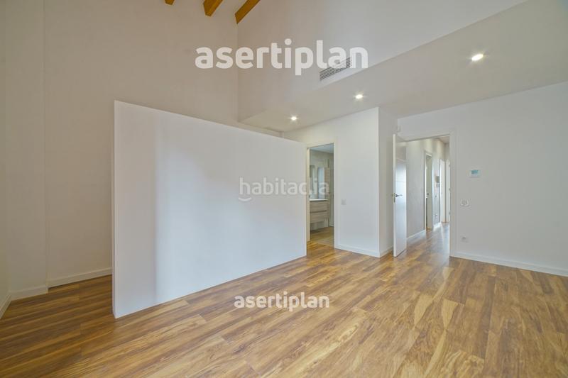 Foto 3b7c3349-3e51-40fc-ad3f-9f367ac4376f. Alquiler casa gran casa con patio, terraza y estudio en el centro en Mataró