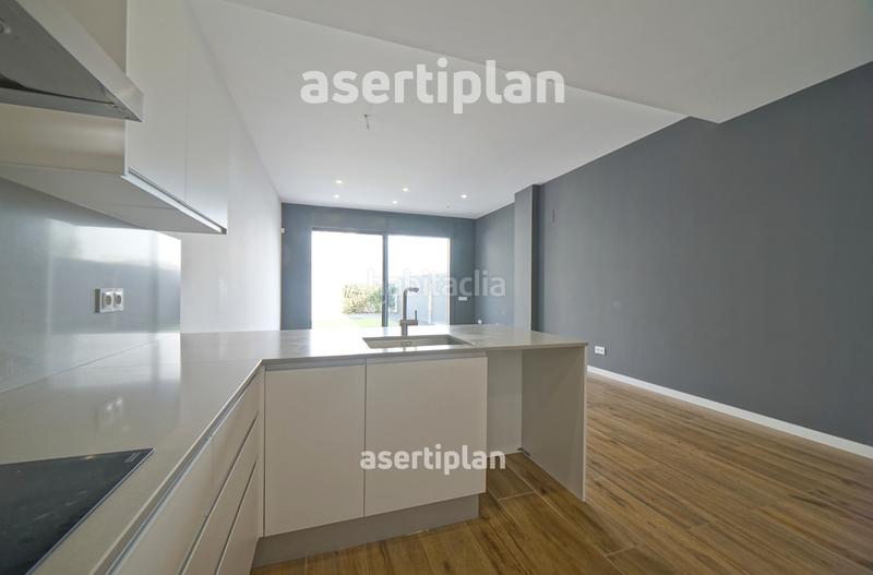 Foto 5e49abc9-0d59-4f11-afe7-fcd2d43b2d1d. Alquiler casa gran casa con patio, terraza y estudio en el centro en Mataró