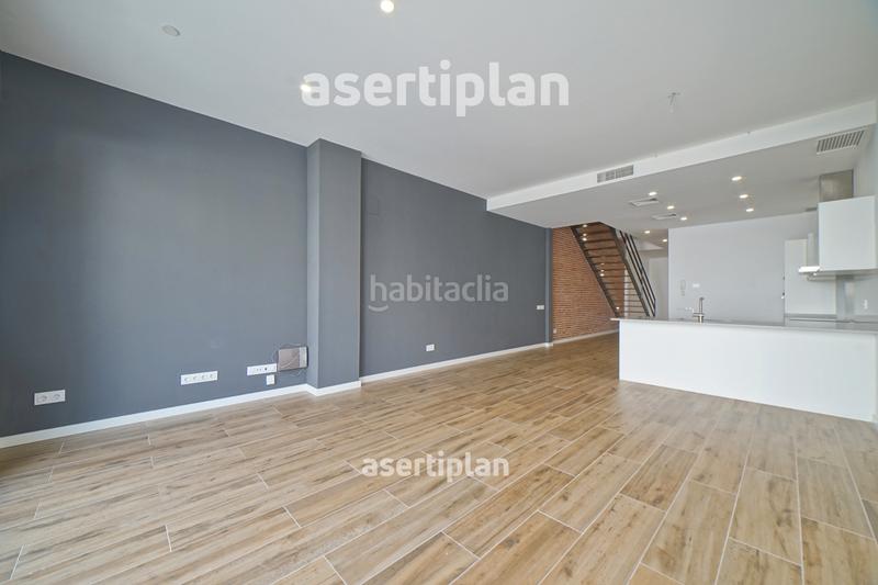 Foto 6e605cb6-5a9b-48d2-90af-b5197f6fa8e9. Alquiler casa gran casa con patio, terraza y estudio en el centro en Mataró