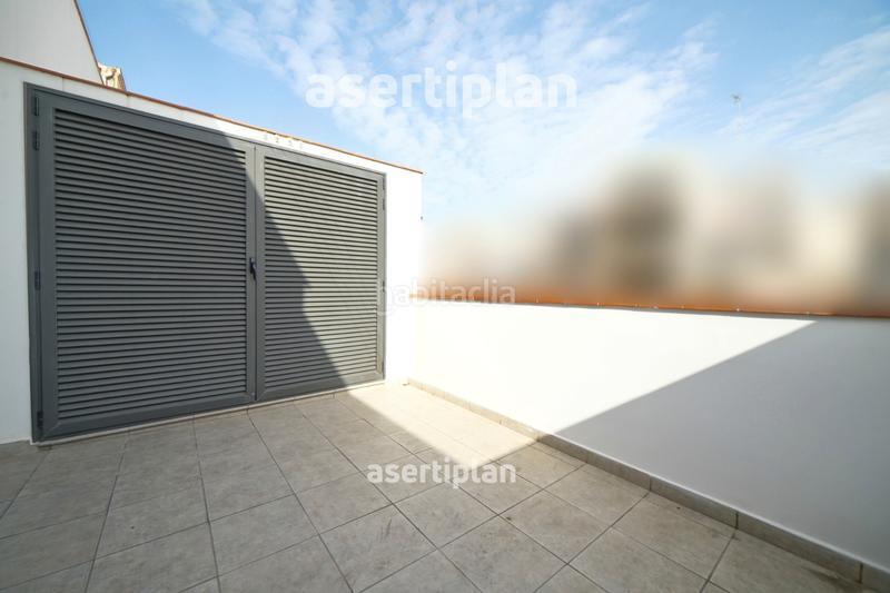 Foto 8d2d8846-6b4e-4194-a0c4-5db4407207ca. Alquiler casa gran casa con patio, terraza y estudio en el centro en Mataró