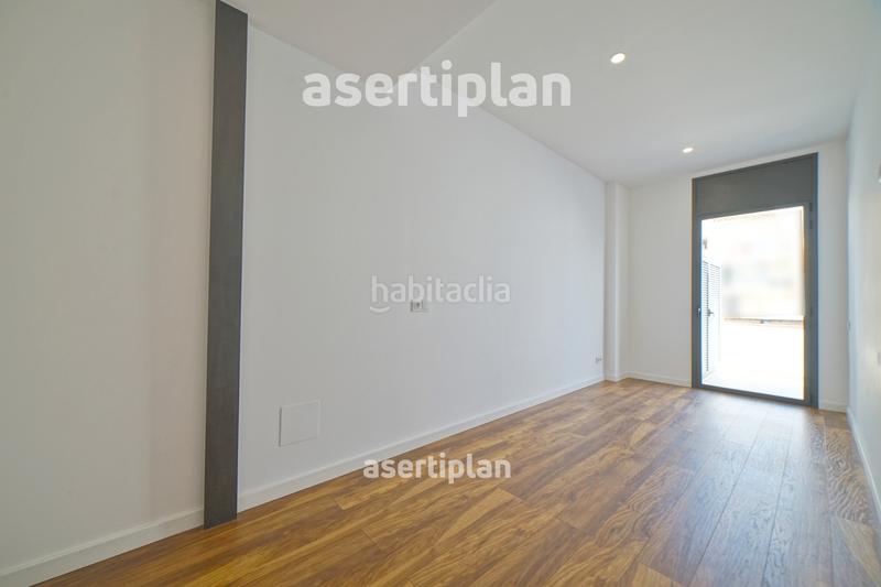 Foto 945e3a2c-c13b-4055-aff5-b641df11d3a0. Alquiler casa gran casa con patio, terraza y estudio en el centro en Mataró