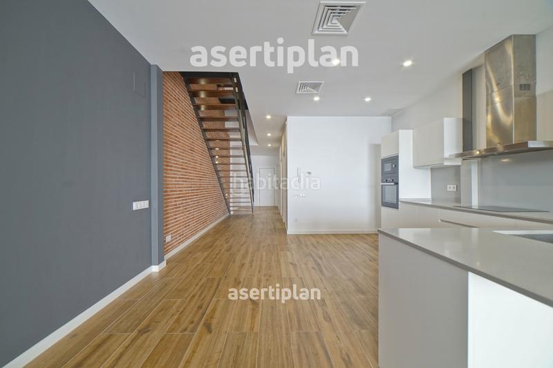 Foto a55167a5-eff1-445b-9523-31ab64c6b6a4. Alquiler casa gran casa con patio, terraza y estudio en el centro en Mataró