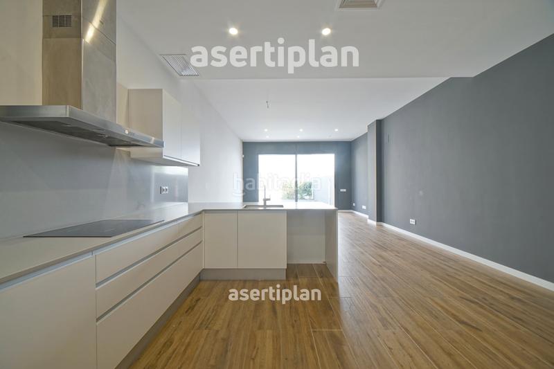 Foto c095a865-e9ae-4526-bf72-71193166195a. Alquiler casa gran casa con patio, terraza y estudio en el centro en Mataró