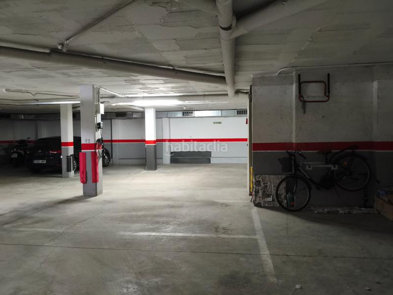 Foto 31bf2cf5-8374-4646-b0f9-92428f6b3c8f. Alquiler parking moto en calle peatonal. rampa fácil acceso en Mataró