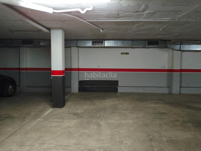 Foto ffa9c142-7493-413b-abad-f20b3f01eb44. Alquiler parking moto en calle peatonal. rampa fácil acceso en Mataró