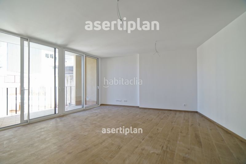 Foto 02f1054e-b57b-4912-9dc0-a2960508439b. Piso obra nueva de 4 habitaciones con balcón en Centre Mataró