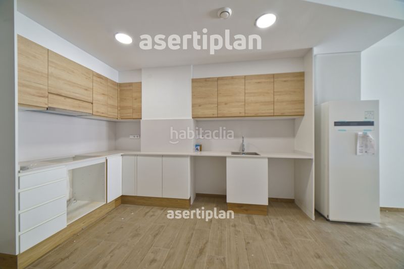 Foto a2303fbc-4785-45e4-9e0d-e4c281b18bb7. Piso obra nueva de 4 habitaciones con balcón en Centre Mataró