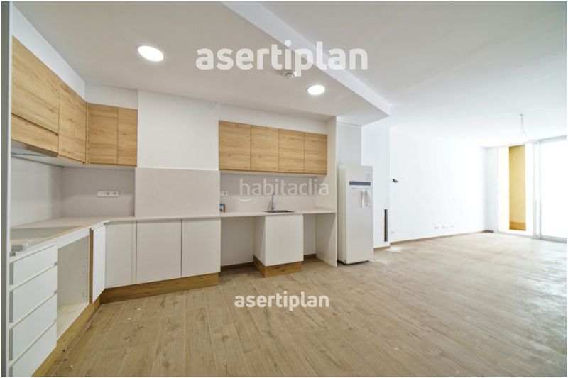 Foto aeb5488b-c6c1-4281-b6df-e03ea90bc2d0. Piso obra nueva de 4 habitaciones con balcón en Centre Mataró