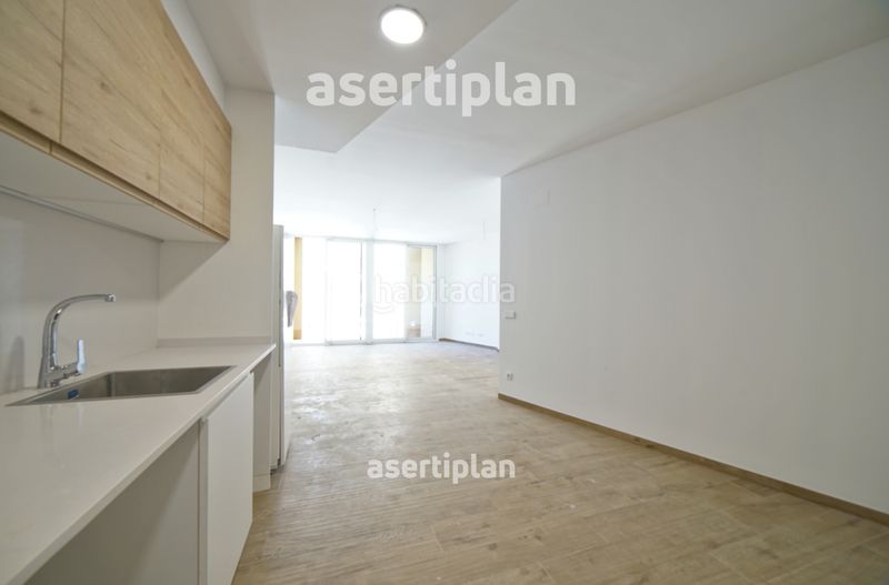Foto bcd48df2-847d-46b3-8e67-079c9e2a1918. Piso obra nueva de 4 habitaciones con balcón en Centre Mataró