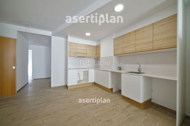 Foto ff9d055c-6c52-4d24-bcbd-7a3c27898fcc. Piso obra nueva de 4 habitaciones con balcón en Centre Mataró