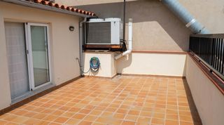 Maison  Carrer pizarro. Casa de 335 m² con local comercial y gran terraza. ideal para vi