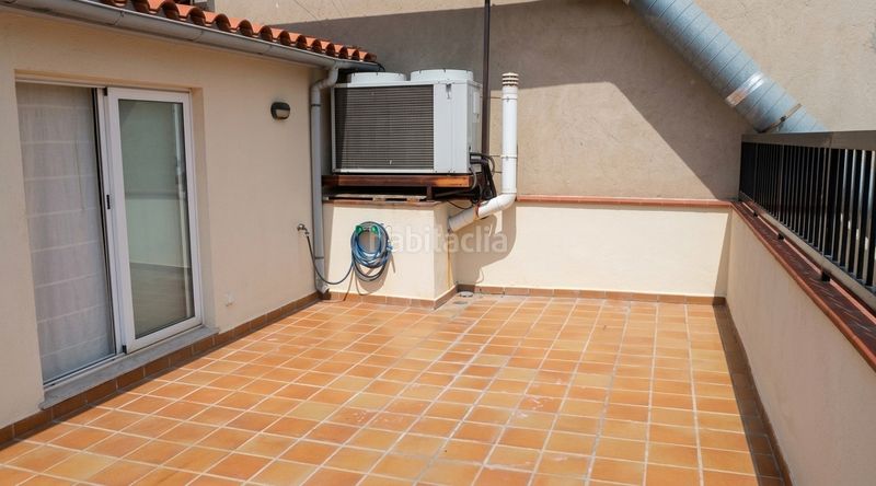 Foto 03c3dbd3-d992-48b4-9875-f334b65b0683. Casa amb calefacció a Eixample Mataró