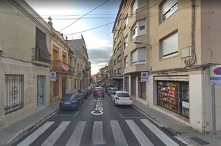 Lloguer Local Comercial  Carrer fray luis de león. Amplio local esquinero en alquiler en pleno centro de mataró