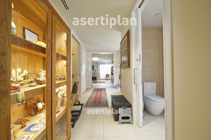 Foto 0215f244-802b-438a-a152-e79d7d5b1a51. Casa amb xemeneia calefacció aparcament piscina a Mataró