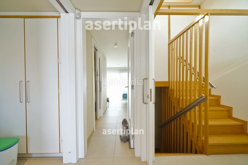 Foto 0a69c9aa-9d98-4263-9285-da925432d2e6. Casa amb xemeneia calefacció aparcament piscina a Mataró