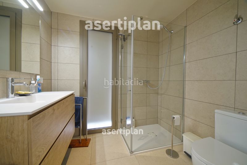 Foto 306a99f4-5065-41a2-b4fe-bc37c2ef4a14. Casa amb xemeneia calefacció aparcament piscina a Mataró