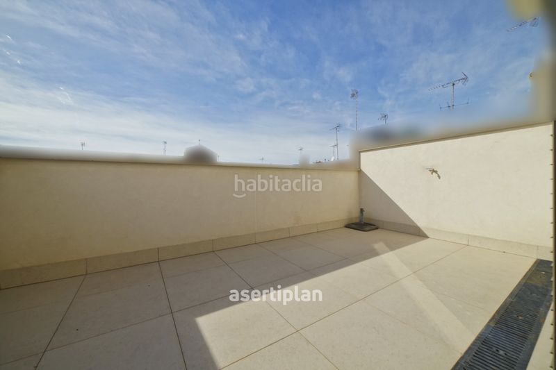 Foto 42a5247a-bda1-42b1-8a72-80221dcf1172. Casa amb xemeneia calefacció aparcament piscina a Mataró