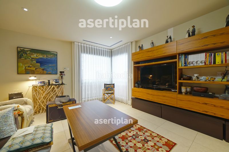Foto 42f324db-1076-415a-a6bd-6a49dad7a5ea. Casa amb xemeneia calefacció aparcament piscina a Mataró