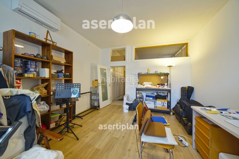 Foto b3814dff-8f42-4163-9d77-a3363129ce0d. Casa amb xemeneia calefacció aparcament piscina a Mataró