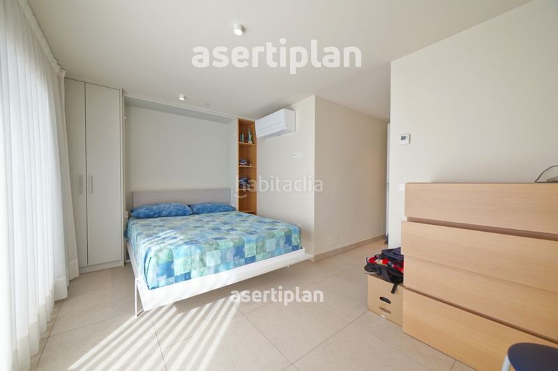 Foto b3dabb4d-b0eb-4ee0-b0ec-e3dd8d38a6a6. Casa amb xemeneia calefacció aparcament piscina a Mataró
