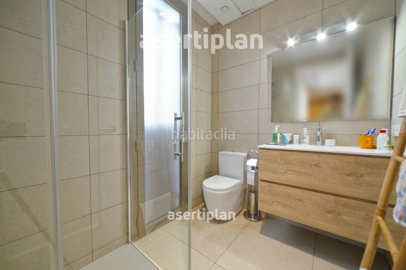 Foto ec53494b-b365-4ff5-89b1-8da585c47ba8. Casa amb xemeneia calefacció aparcament piscina a Mataró