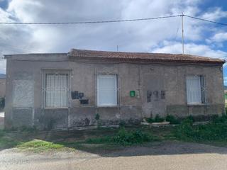 Mas à Barrio del Progreso. Casa con terreno en san benitoprogreso