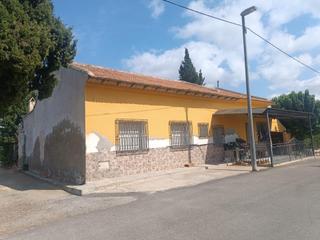 Masia a Alquerías. Casa con terreno en la huerta