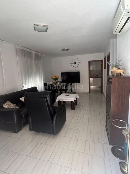 Foto 17b352d4-255e-4bbb-acc6-6080eb420125. Casa aparellada a Avenida Habaneras - Curva de Palangre Torrevieja