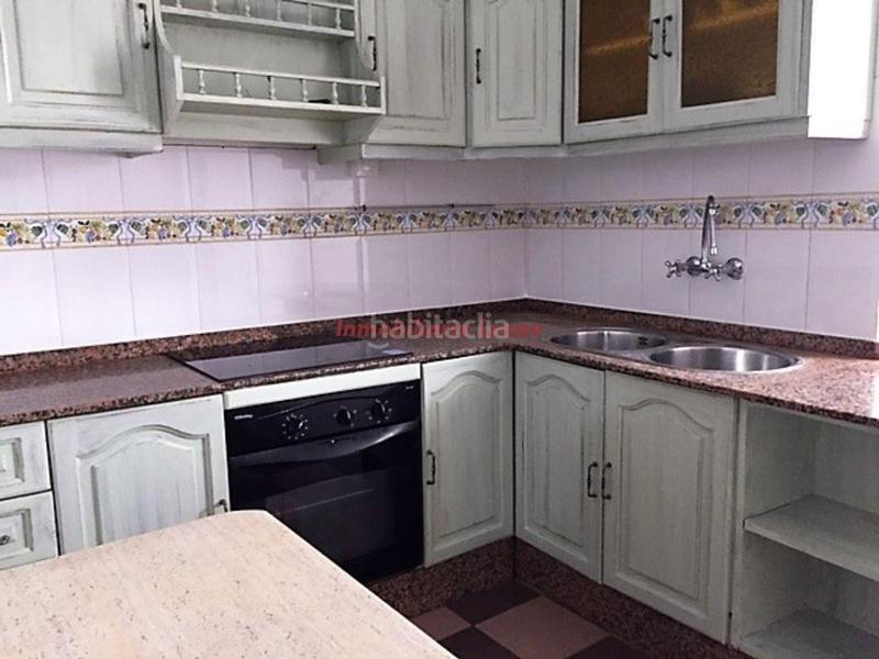 Foto b63cf8c8-30f4-4270-88c0-92bcb917d7e8. Alquiler piso  en Carranque - Haza Cuevas Málaga