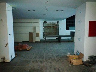 Business premise in Calle Amalia Soler 127