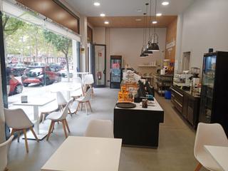 Miete Geschäftsraum  N/a. Fantástico local en traspaso en el barrio de la girada