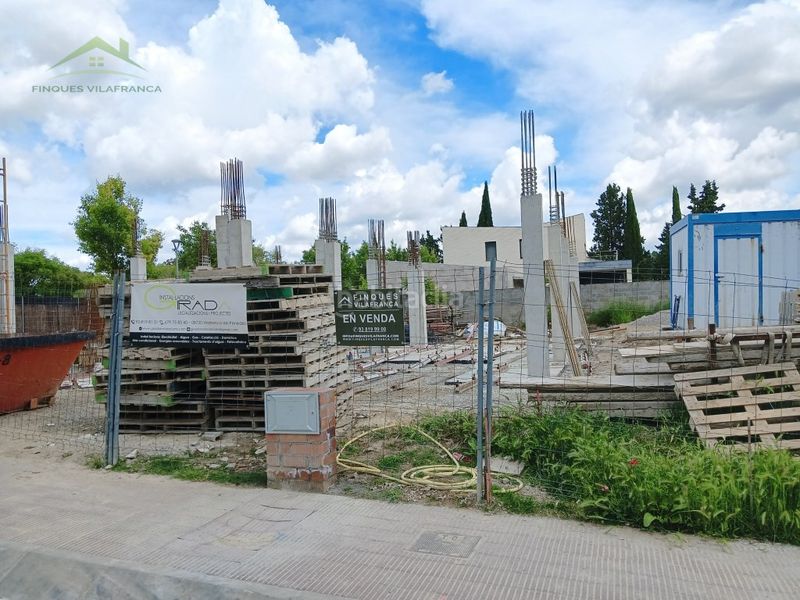Foto b0a7f836-6621-4974-822e-34e17ae40ea7. Casa amb aparcament a Pla del Penedès (El)
