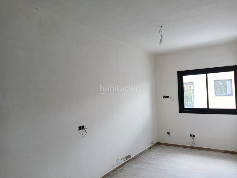 Foto 948315f4-a6ab-4d4f-8f6e-8173819f5dc9. Casa adossada 145m<sup>2</sup> amb calefacció aparcament a Pla del Penedès (El)