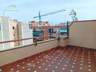 Ático  Calle montblanc. Amplio ático de 4 habitaciones con gran terraza en poble nou  lu
