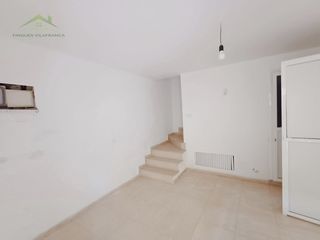 Haus  Calle vilet 45. Amplia vivienda unifamiliar adosada con gran potencial en sant q