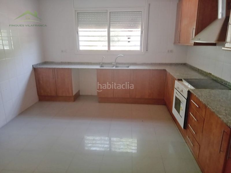 Foto 4096c013-6419-417b-b6cb-f76f6f7fe7f0. Casa amb aparcament a Granada (La)