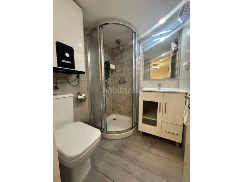 Foto 7c2c6798-2d6a-431c-8b5c-6e3857657c52. Estudi a Barceloneta Barcelona