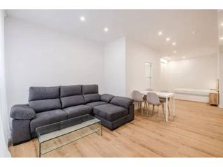 Loft  Avenida carrilet. Estudio reformado en venta en la marina del portparc de montjuïc