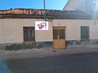 Casa en Fuensalida. Se vende casa de una sola planta para reformar