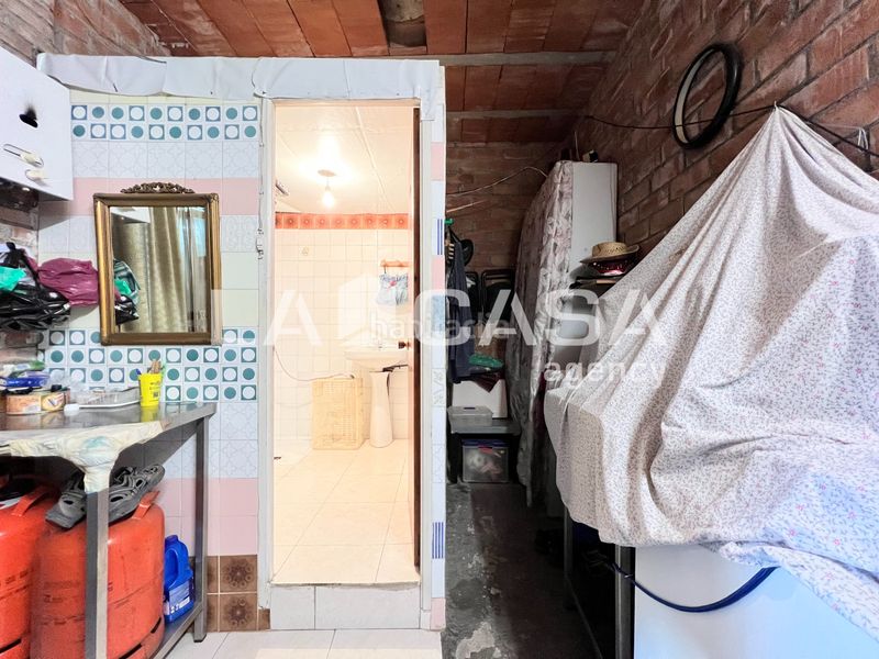 Foto 0963b245-704d-4b80-91f9-8ff3229a99f3. Local comercial en La Salut Badalona