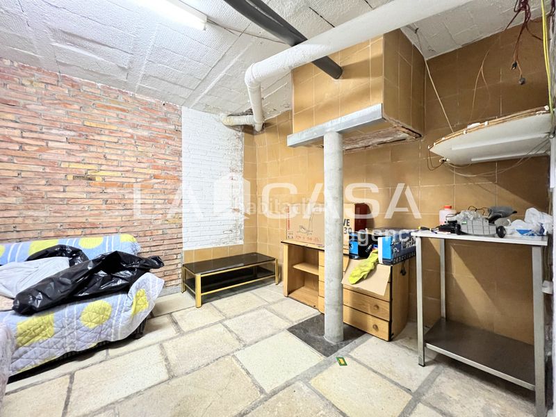 Foto 5ac8cbe4-cf7e-4608-a9d3-6d739147370b. Local comercial en La Salut Badalona