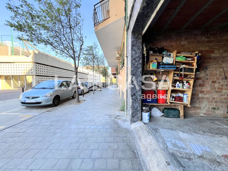 Foto 77db77bb-5081-4b93-b940-25d432146f12. Local comercial en La Salut Badalona
