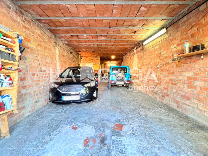 Foto b06174ba-4343-4879-89e1-70bd2477a51f. Local comercial en La Salut Badalona